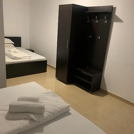 Robiall Guest house Topraisar